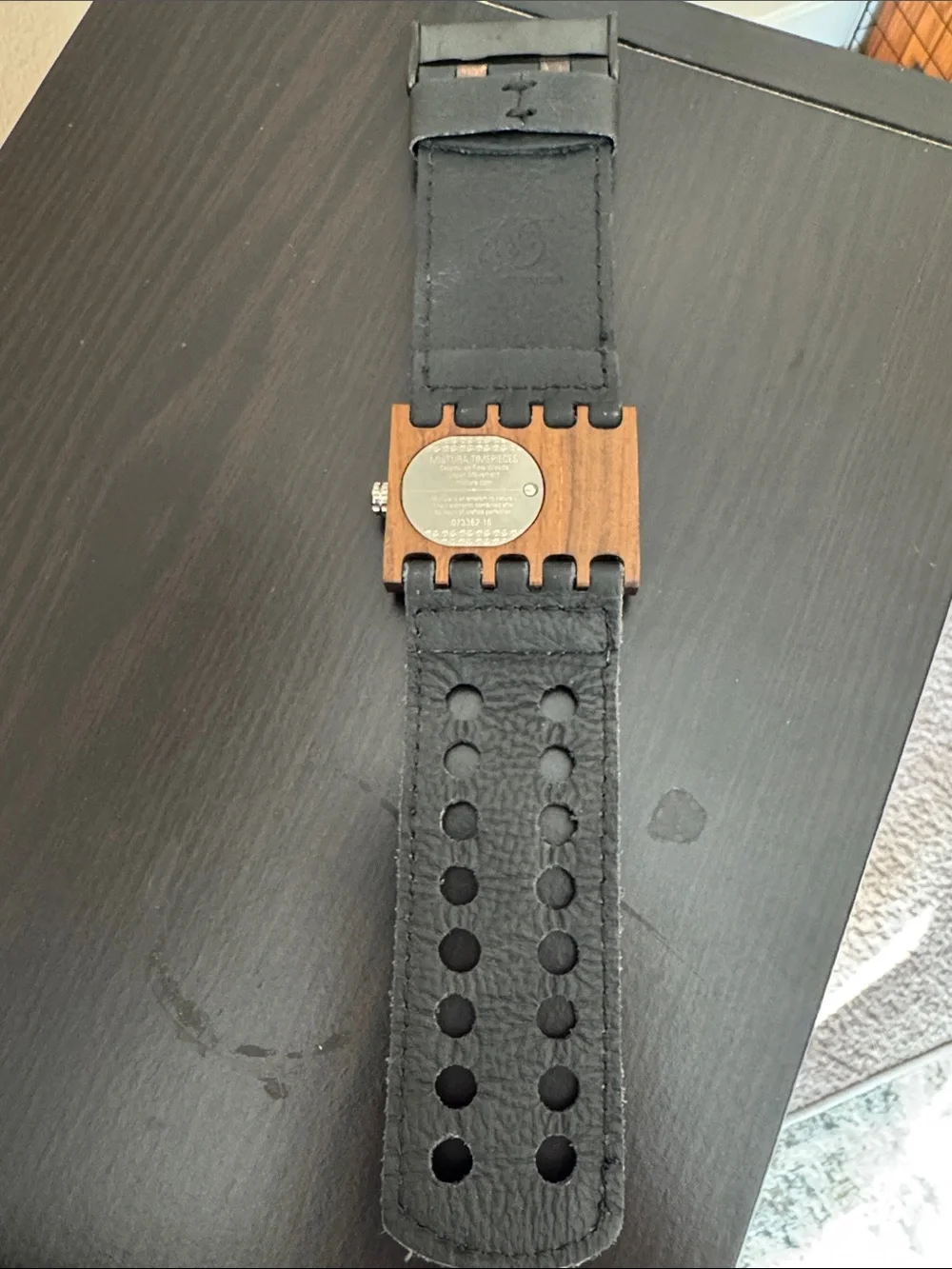 Mistura accent black